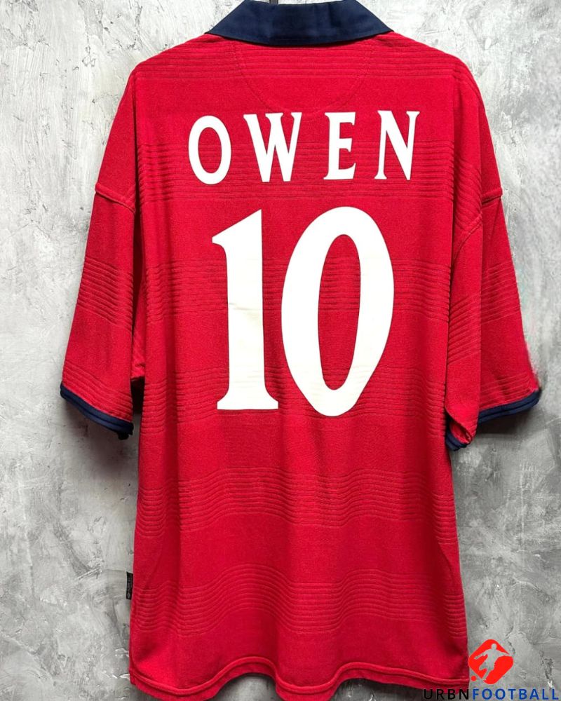 England 2000-2001 - Owen Michael