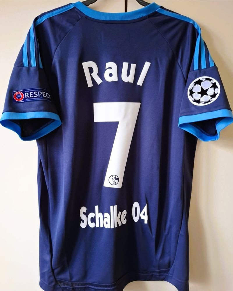 Raul Gonzalez Blanco 201011 2010-2011