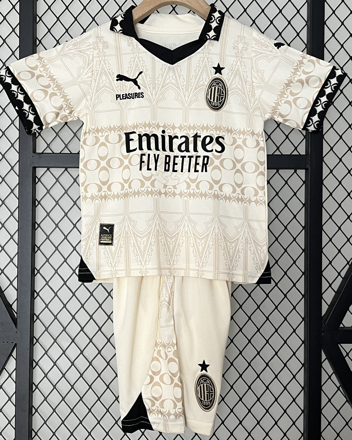 Milan Kid Kit