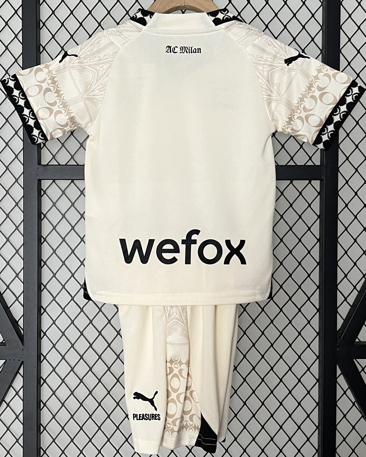 Milan Kid Kit