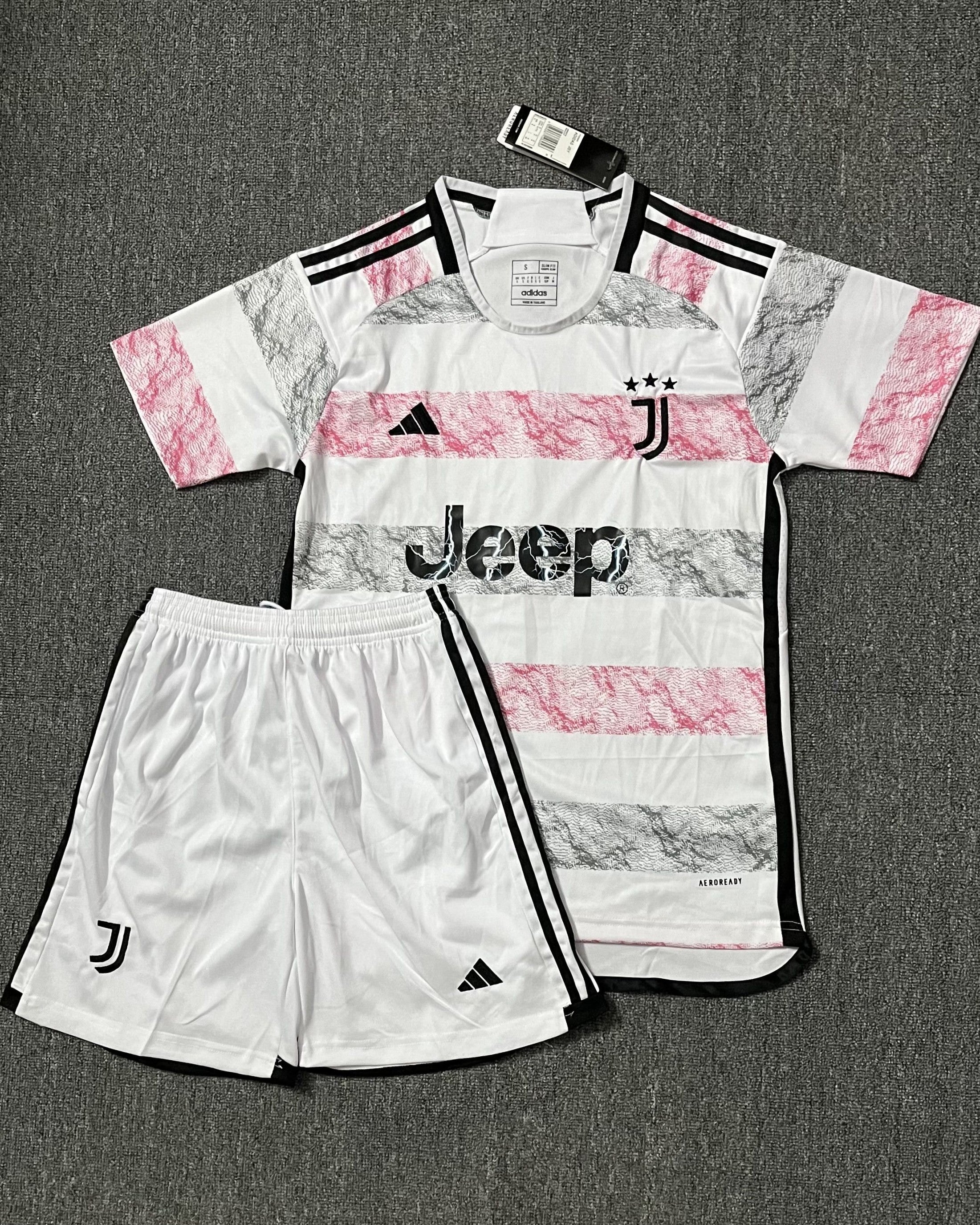 Juventus Kit Adult