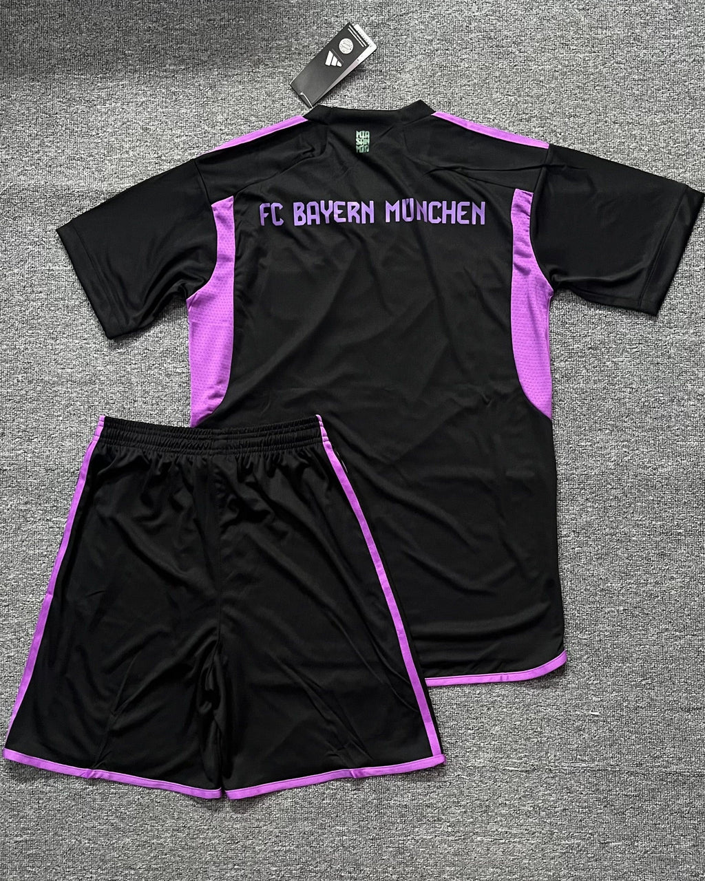 Bayern Munich Kit Per Adulti