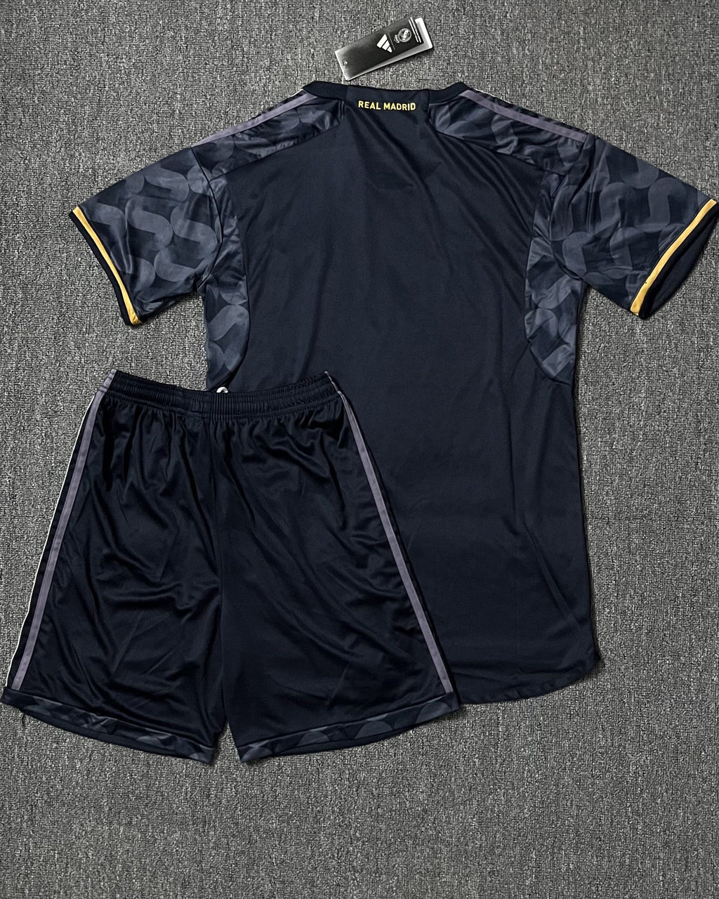 Real Madrid Kit Per Adulti