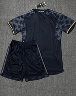 Real Madrid Kit Per Adulti