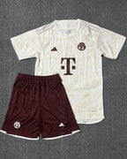 Bayern Munich Kit Per Adulti