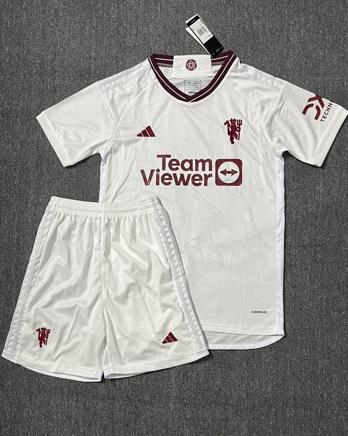 Manchester United Kit Per Adulti