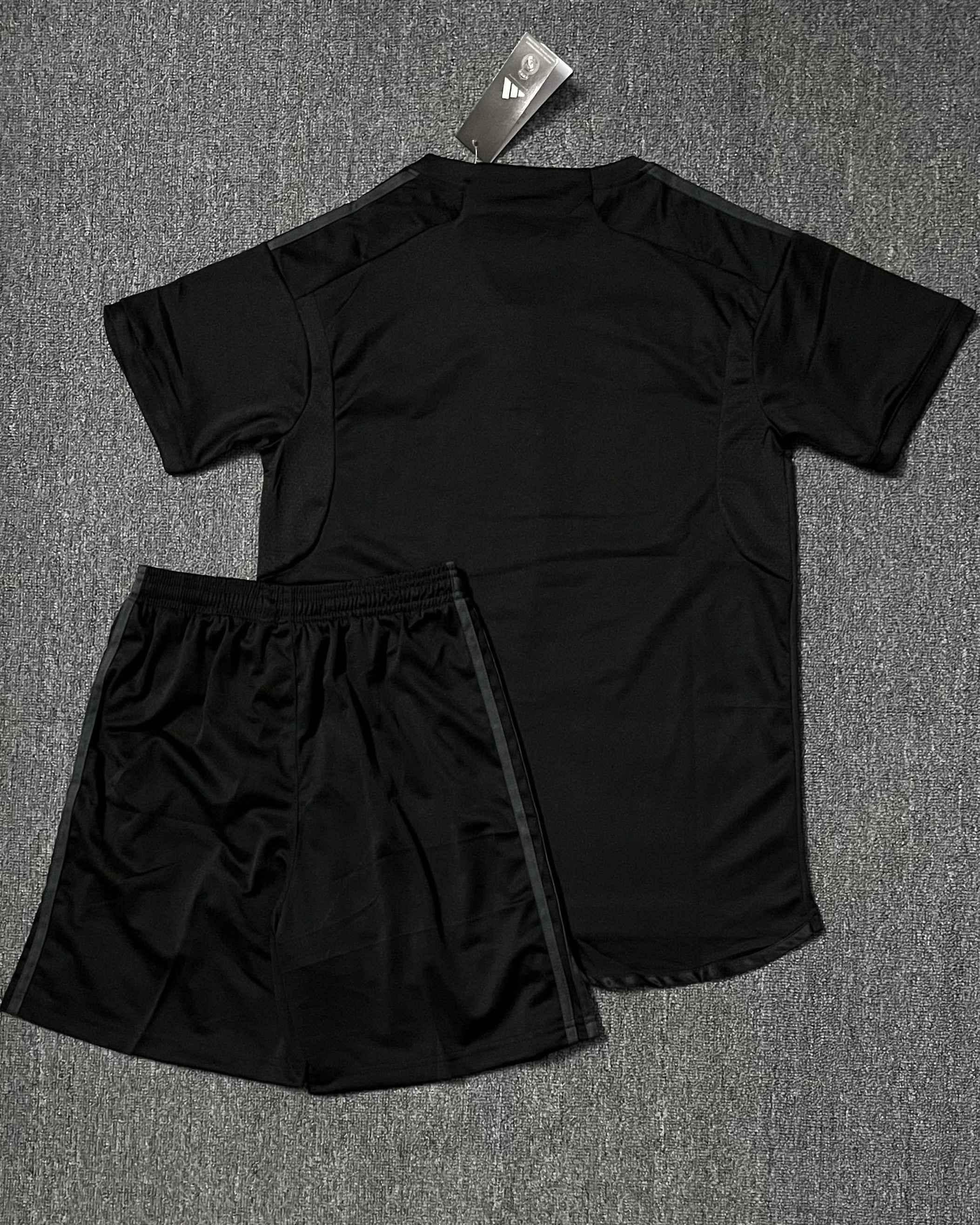 Real Madrid Kit Per Adulti