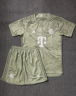 Bayern Munich Kit Per Adulti