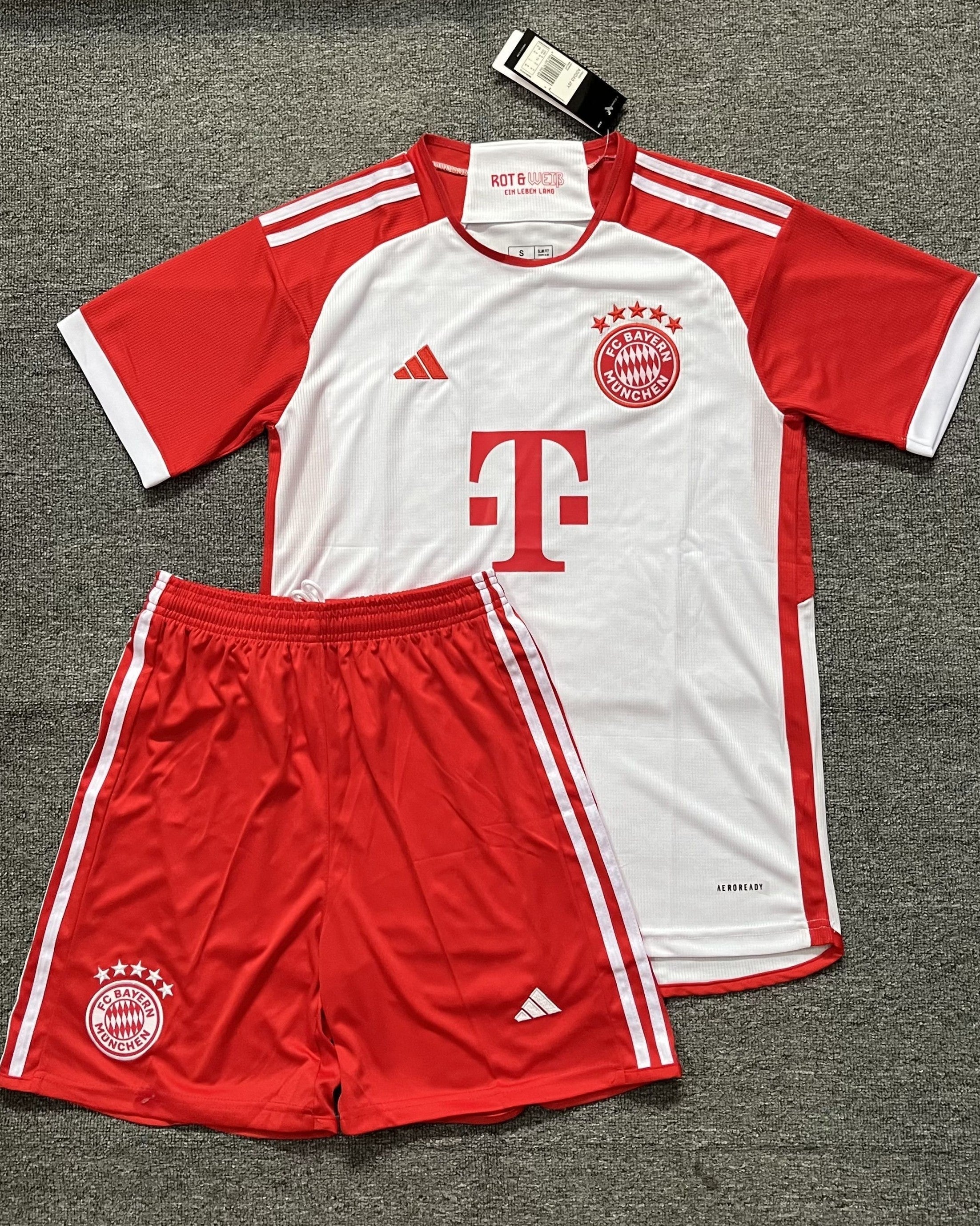 Bayern Munich Kit Per Adulti