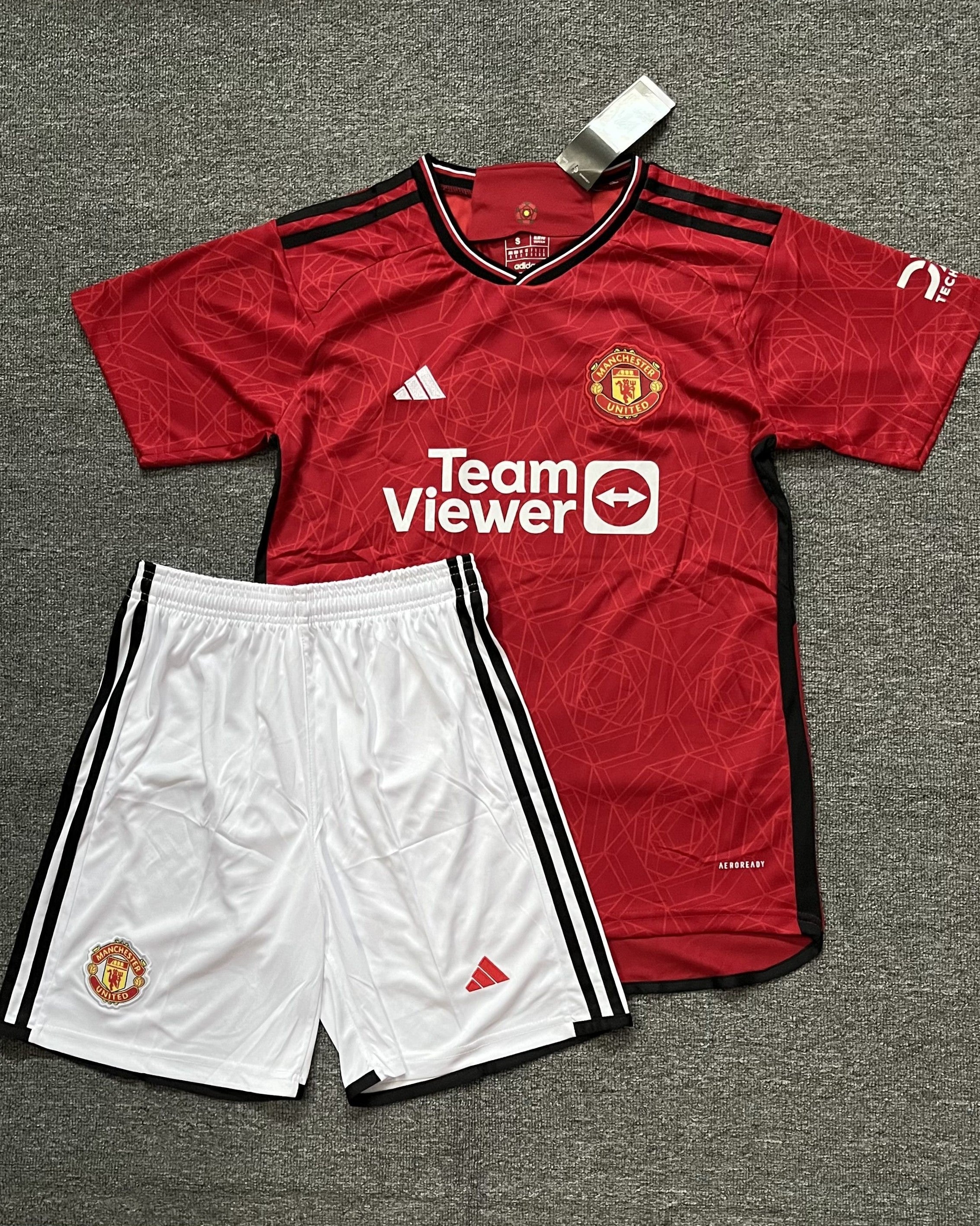 Manchester United Kit Per Adulti