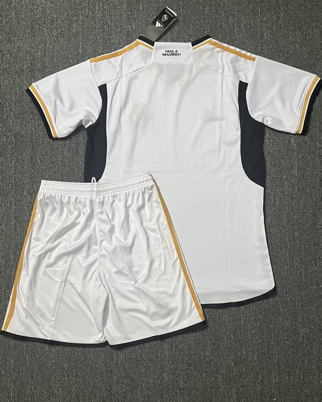 Real Madrid Kit Per Adulti