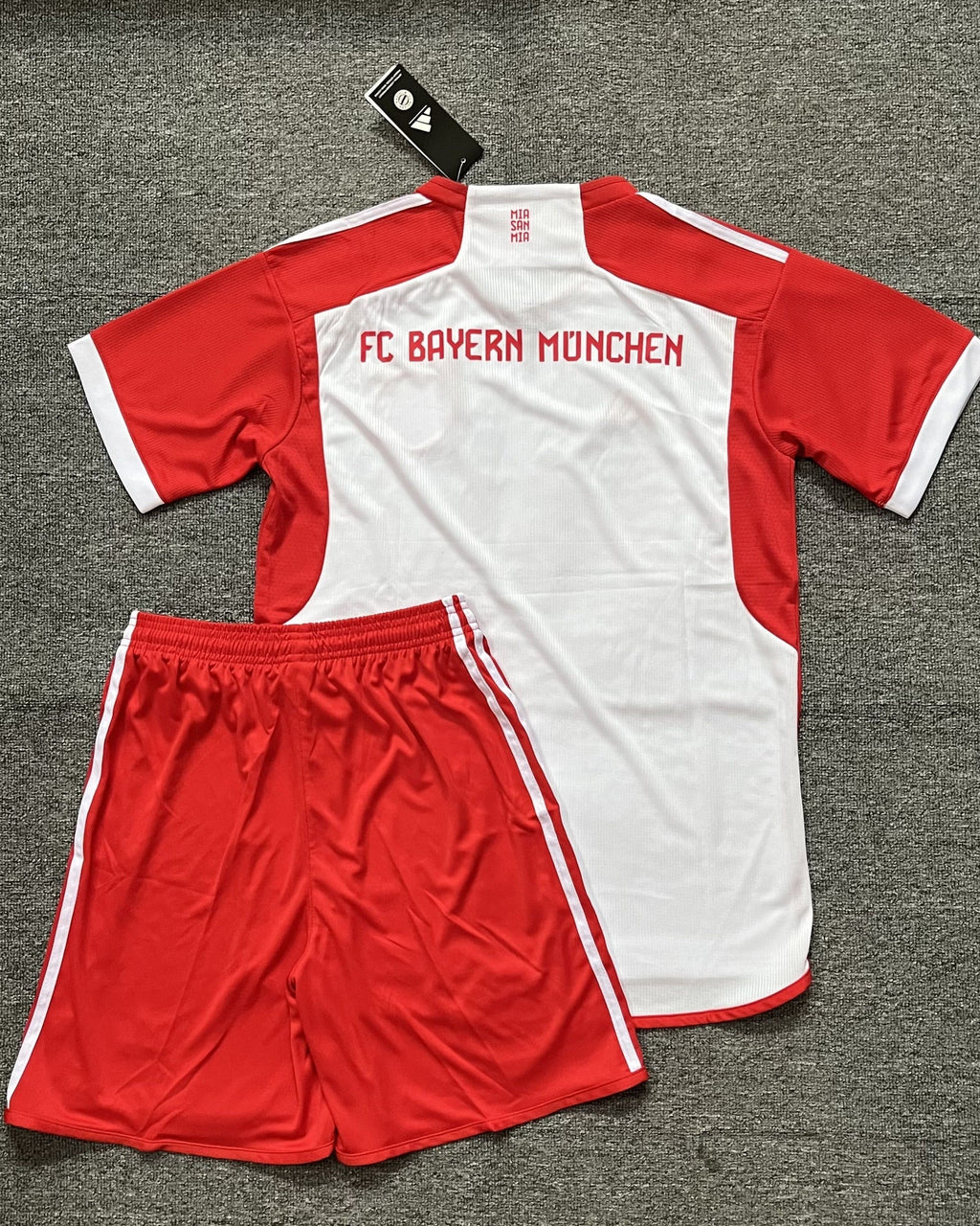 Bayern Munich Kit Per Adulti