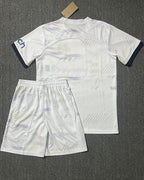 Tottenham Hotspur Kit Per Adulti
