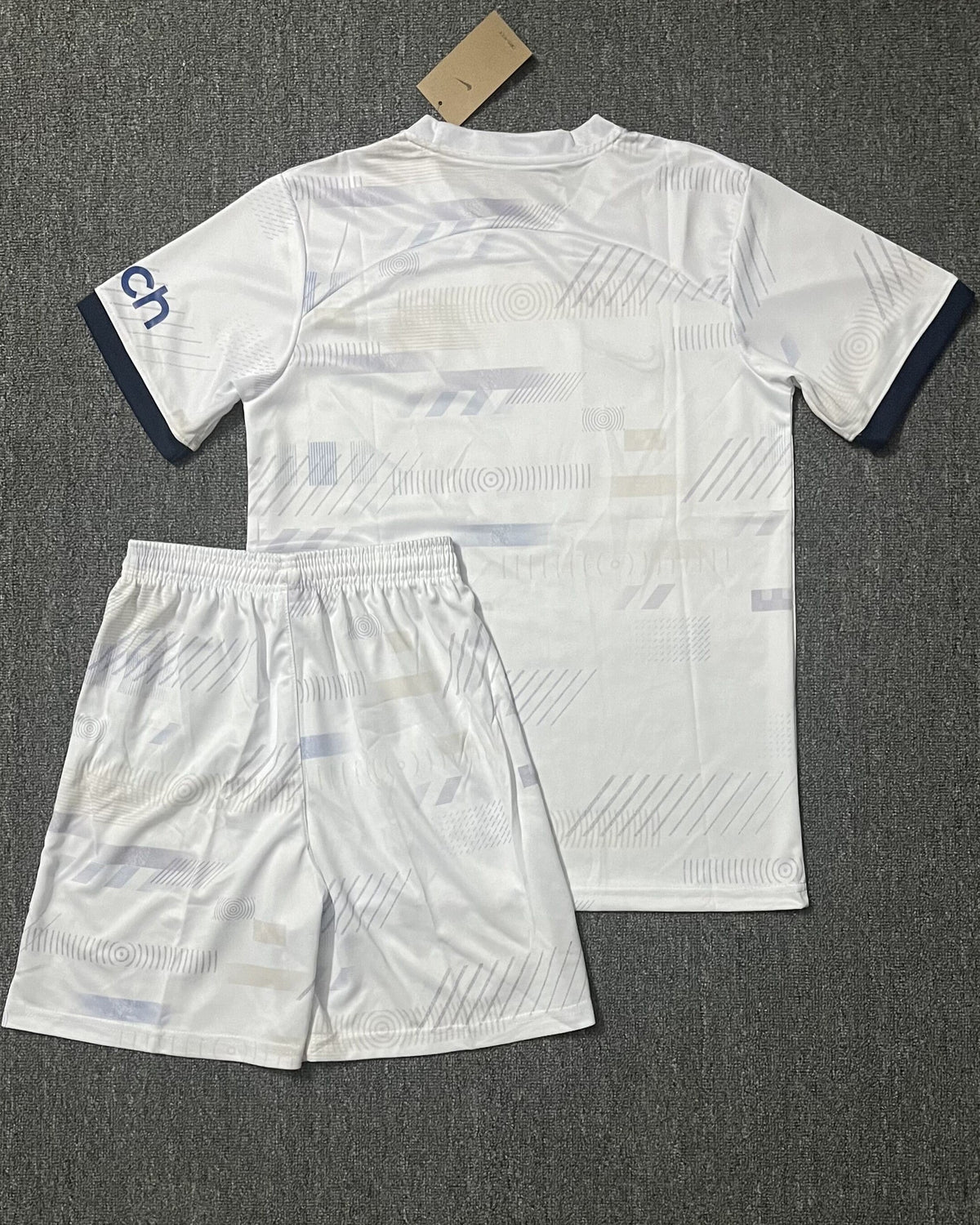 Tottenham Hotspur Kit Per Adulti