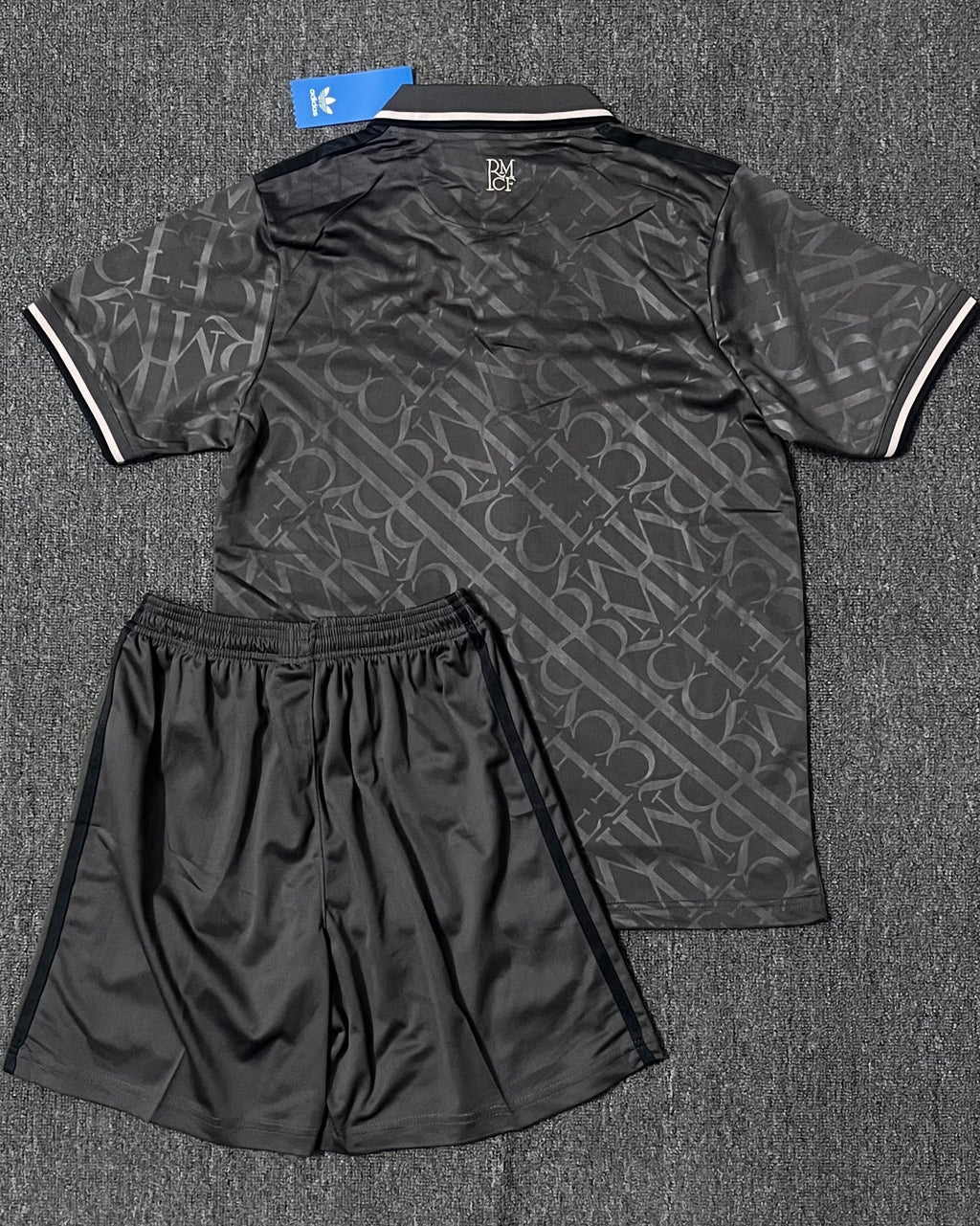 Real Madrid Kit Per Adulti