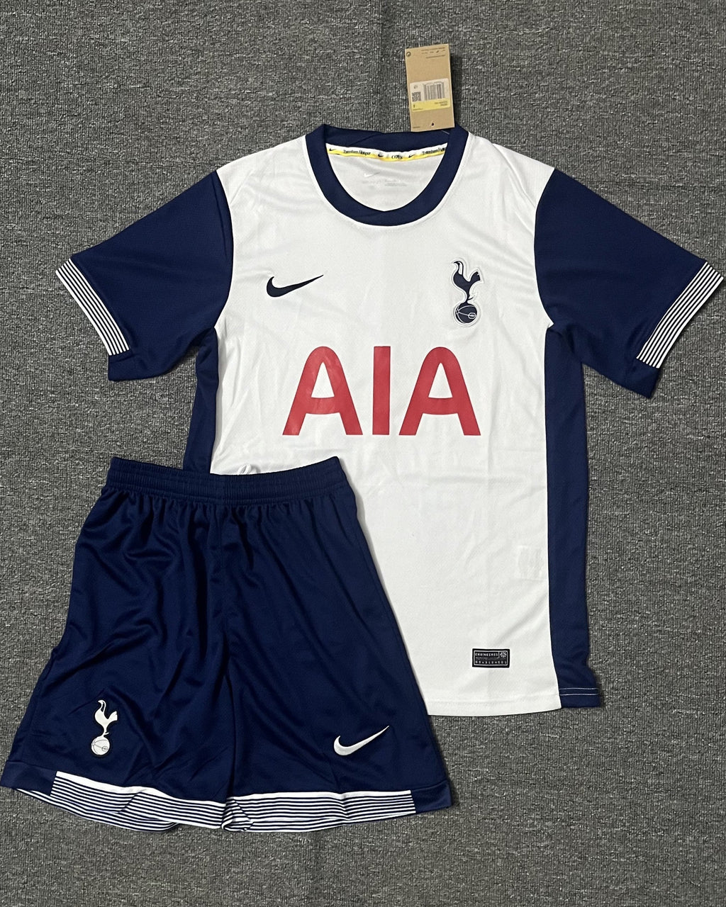 Tottenham Hotspur Kit Per Adulti