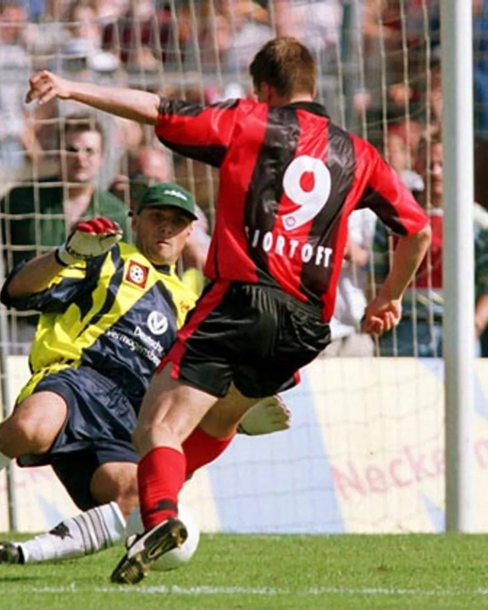 Eintracht Frankfurt 1999-1900 - Fjortoft Jan Age