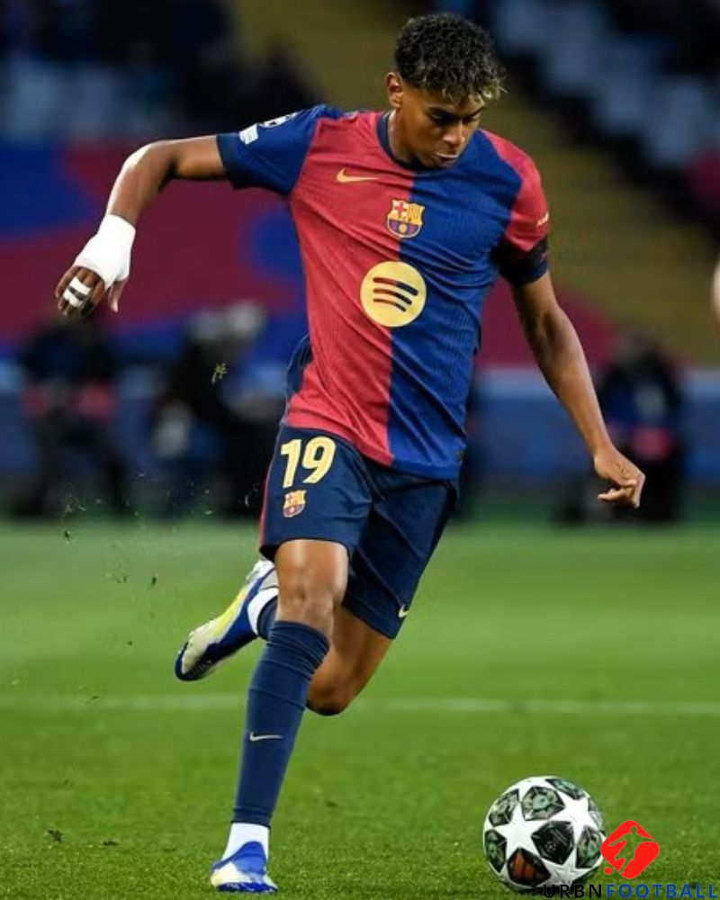 Barcelona 2024-2025 - Yamal Lamine