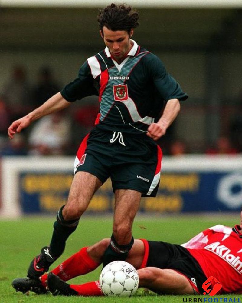 Wales 1994-1995 - Giggs Ryan